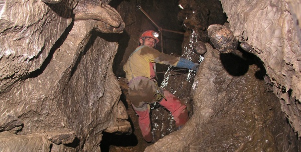 Les cavités et les puits les plus profonds de Suisse romande