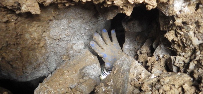 Désobstruction en spéléologie